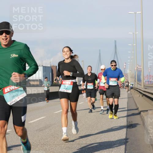 03.10.2025 - Köhlbrandbrückenlauf Jannik Wohlers http://msf.ph/oto/9072574 03.10.2025 09:50:09 Position 3 5, 3812, 3825 meine-sportfotos.de