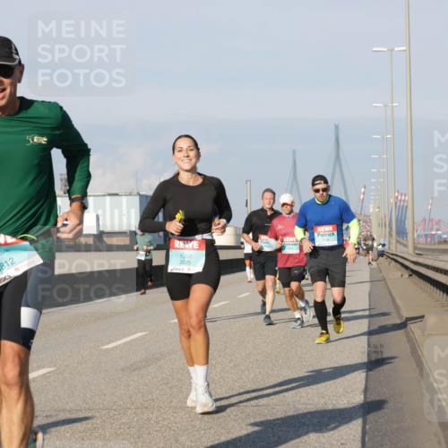 03.10.2025 - Köhlbrandbrückenlauf Jannik Wohlers http://msf.ph/oto/9072597 03.10.2025 09:50:09 Position 3 3812, 50, 3825 meine-sportfotos.de
