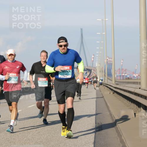 03.10.2025 - Köhlbrandbrückenlauf Jannik Wohlers http://msf.ph/oto/9072676 03.10.2025 09:50:11 Position 3 3138, 1033, 1239, 132 meine-sportfotos.de