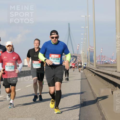 03.10.2025 - Köhlbrandbrückenlauf Jannik Wohlers http://msf.ph/oto/9072691 03.10.2025 09:50:11 Position 3 3138, 1033, 1239, 1132 meine-sportfotos.de