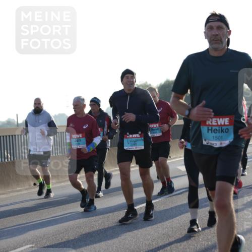 03.10.2025 - Köhlbrandbrückenlauf Jannik Wohlers http://msf.ph/oto/9072767 03.10.2025 09:18:17 Position 3 2134, 3750, 1501 meine-sportfotos.de