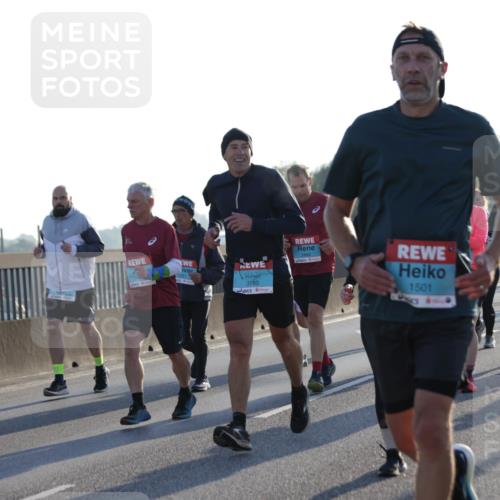 03.10.2025 - Köhlbrandbrückenlauf Jannik Wohlers http://msf.ph/oto/9072777 03.10.2025 09:18:17 Position 3 1287, 3750, 1501 meine-sportfotos.de