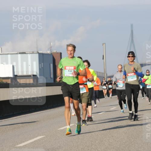 03.10.2025 - Köhlbrandbrückenlauf Jannik Wohlers http://msf.ph/oto/9072824 03.10.2025 09:50:14 Position 3 1080, 622, 1245 meine-sportfotos.de