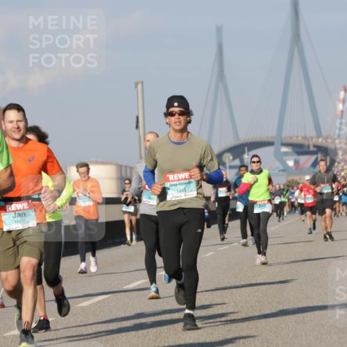 03.10.2025 - Köhlbrandbrückenlauf Jannik Wohlers http://msf.ph/oto/9072860 03.10.2025 09:50:16 Position 3 1080, 1622, 1245 meine-sportfotos.de