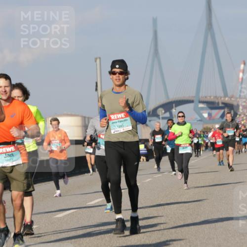 03.10.2025 - Köhlbrandbrückenlauf Jannik Wohlers http://msf.ph/oto/9072870 03.10.2025 09:50:16 Position 3 1080, 1622, 1245 meine-sportfotos.de