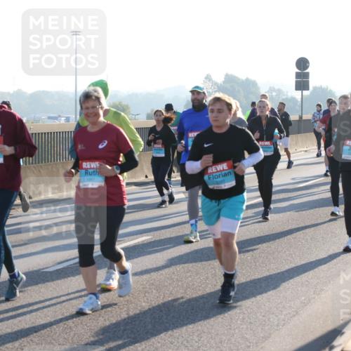 03.10.2025 - Köhlbrandbrückenlauf Lena Gebhardt http://msf.ph/oto/9072906 03.10.2025 09:24:54 Position 1 1098, 1097 meine-sportfotos.de