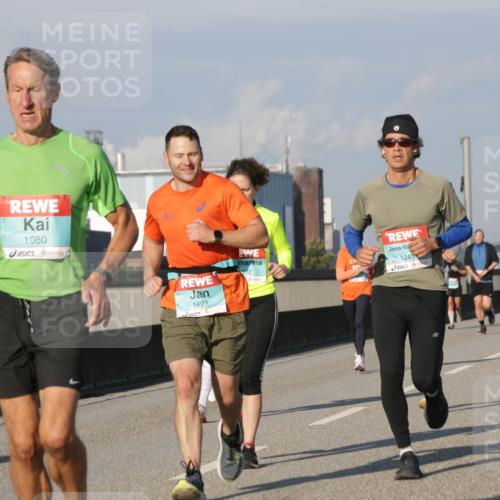 03.10.2025 - Köhlbrandbrückenlauf Jannik Wohlers http://msf.ph/oto/9072925 03.10.2025 09:50:17 Position 3 1080, 1622, 312, 1245 meine-sportfotos.de