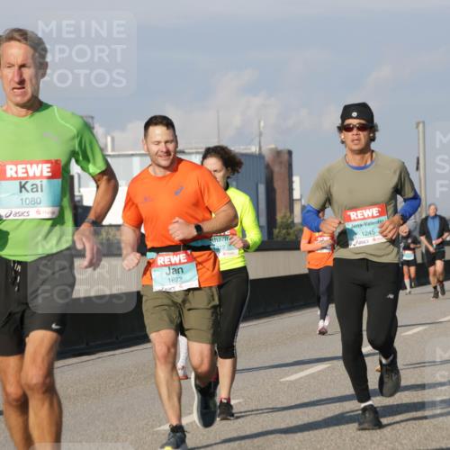 03.10.2025 - Köhlbrandbrückenlauf Jannik Wohlers http://msf.ph/oto/9072928 03.10.2025 09:50:18 Position 3 1080, 1622, 1312, 1245 meine-sportfotos.de