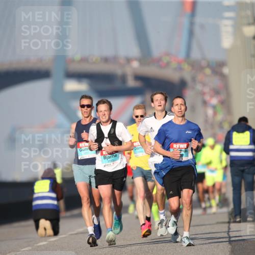 03.10.2025 - Köhlbrandbrückenlauf Jannik Wohlers http://msf.ph/oto/9072994 03.10.2025 09:39:05 Position 3 1017, 3153 meine-sportfotos.de
