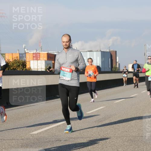 03.10.2025 - Köhlbrandbrückenlauf Jannik Wohlers http://msf.ph/oto/9073013 03.10.2025 09:50:21 Position 3 2672, 3821 meine-sportfotos.de