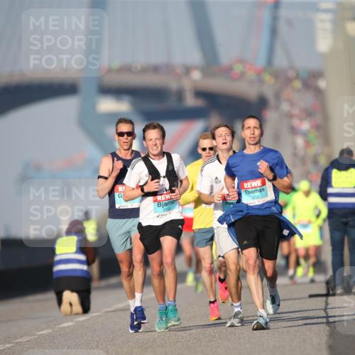 03.10.2025 - Köhlbrandbrückenlauf Jannik Wohlers http://msf.ph/oto/9073017 03.10.2025 09:39:05 Position 3 3153, 1032 meine-sportfotos.de