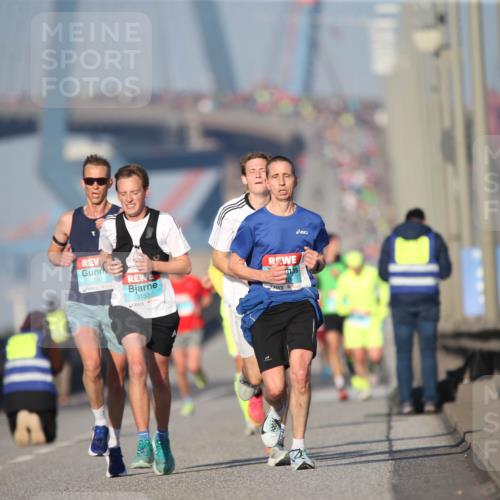 03.10.2025 - Köhlbrandbrückenlauf Jannik Wohlers http://msf.ph/oto/9073051 03.10.2025 09:39:06 Position 3 1017, 3153 meine-sportfotos.de