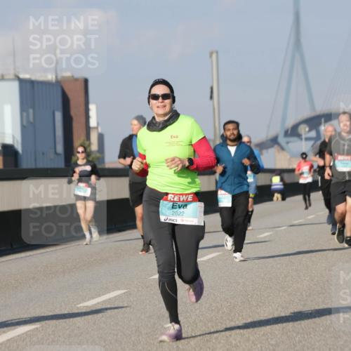 03.10.2025 - Köhlbrandbrückenlauf Jannik Wohlers http://msf.ph/oto/9073100 03.10.2025 09:50:23 Position 3 2822 meine-sportfotos.de