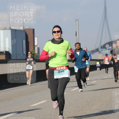 03.10.2025 - Köhlbrandbrückenlauf Jannik Wohlers http://msf.ph/oto/9073146 03.10.2025 09:50:24 Position 3 2822 meine-sportfotos.de