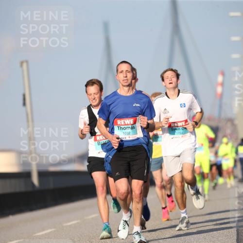 03.10.2025 - Köhlbrandbrückenlauf Jannik Wohlers http://msf.ph/oto/9073234 03.10.2025 09:39:16 Position 3 1032, 3154 meine-sportfotos.de