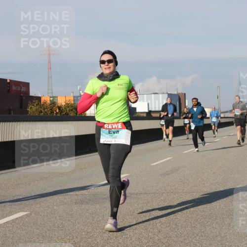 03.10.2025 - Köhlbrandbrückenlauf Jannik Wohlers http://msf.ph/oto/9073237 03.10.2025 09:50:26 Position 3 2822 meine-sportfotos.de