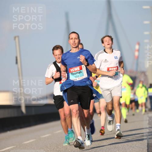 03.10.2025 - Köhlbrandbrückenlauf Jannik Wohlers http://msf.ph/oto/9073248 03.10.2025 09:39:17 Position 3 1032 meine-sportfotos.de