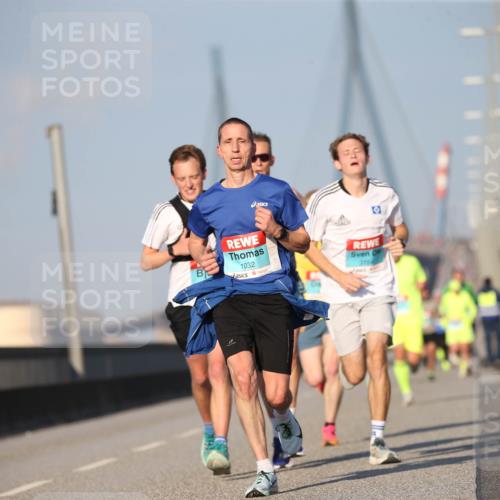 03.10.2025 - Köhlbrandbrückenlauf Jannik Wohlers http://msf.ph/oto/9073252 03.10.2025 09:39:17 Position 3 1032, 3154 meine-sportfotos.de