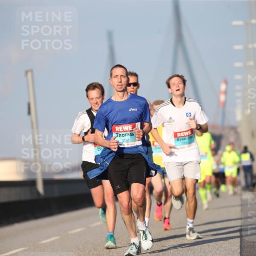 03.10.2025 - Köhlbrandbrückenlauf Jannik Wohlers http://msf.ph/oto/9073256 03.10.2025 09:39:17 Position 3 1032, 3154 meine-sportfotos.de