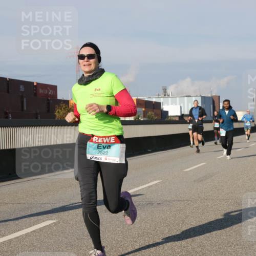 03.10.2025 - Köhlbrandbrückenlauf Jannik Wohlers http://msf.ph/oto/9073280 03.10.2025 09:50:27 Position 3 2822 meine-sportfotos.de