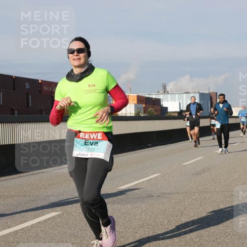 03.10.2025 - Köhlbrandbrückenlauf Jannik Wohlers http://msf.ph/oto/9073291 03.10.2025 09:50:27 Position 3 10100, 2822 meine-sportfotos.de