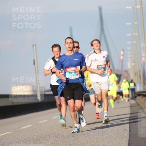 03.10.2025 - Köhlbrandbrückenlauf Jannik Wohlers http://msf.ph/oto/9073302 03.10.2025 09:39:17 Position 3 1032 meine-sportfotos.de