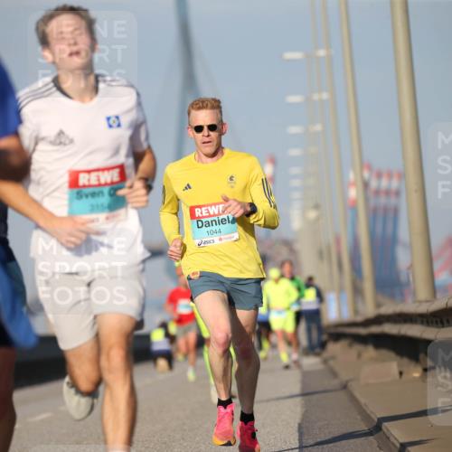 03.10.2025 - Köhlbrandbrückenlauf Jannik Wohlers http://msf.ph/oto/9073355 03.10.2025 09:39:20 Position 3 1044 meine-sportfotos.de