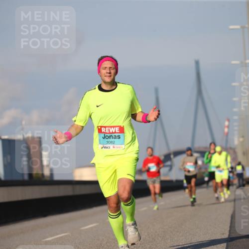 03.10.2025 - Köhlbrandbrückenlauf Jannik Wohlers http://msf.ph/oto/9073376 03.10.2025 09:39:27 Position 3 3082 meine-sportfotos.de