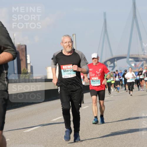 03.10.2025 - Köhlbrandbrückenlauf Jannik Wohlers http://msf.ph/oto/9073417 03.10.2025 09:50:32 Position 3 372, 1385, 1477 meine-sportfotos.de