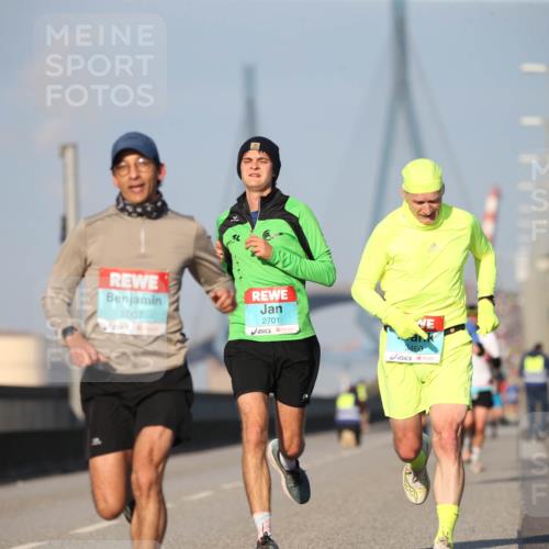 03.10.2025 - Köhlbrandbrückenlauf Jannik Wohlers http://msf.ph/oto/9073423 03.10.2025 09:39:33 Position 3 1007, 2701, 3460 meine-sportfotos.de