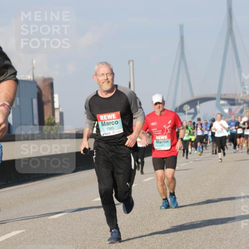 03.10.2025 - Köhlbrandbrückenlauf Jannik Wohlers http://msf.ph/oto/9073451 03.10.2025 09:50:32 Position 3 3721, 1385, 1477 meine-sportfotos.de
