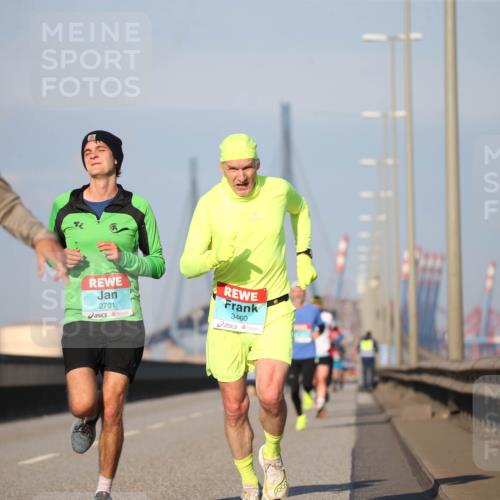 03.10.2025 - Köhlbrandbrückenlauf Jannik Wohlers http://msf.ph/oto/9073469 03.10.2025 09:39:35 Position 3 1007, 2701, 3460 meine-sportfotos.de