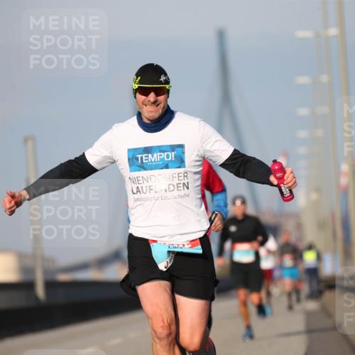 03.10.2025 - Köhlbrandbrückenlauf Jannik Wohlers http://msf.ph/oto/9073653 03.10.2025 09:39:44 Position 3  meine-sportfotos.de