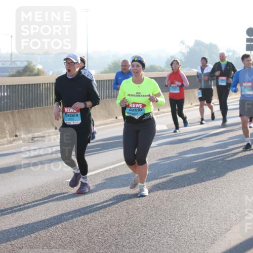 03.10.2025 - Köhlbrandbrückenlauf Lena Gebhardt http://msf.ph/oto/9073659 03.10.2025 09:25:02 Position 1 2072, 2907 meine-sportfotos.de