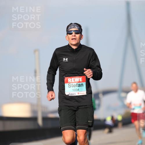 03.10.2025 - Köhlbrandbrückenlauf Jannik Wohlers http://msf.ph/oto/9073697 03.10.2025 09:39:50 Position 3 1034 meine-sportfotos.de