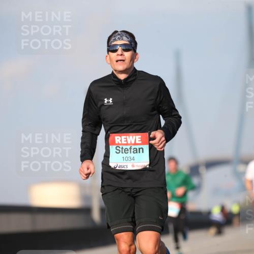 03.10.2025 - Köhlbrandbrückenlauf Jannik Wohlers http://msf.ph/oto/9073723 03.10.2025 09:39:50 Position 3 1034 meine-sportfotos.de