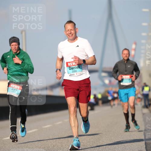 03.10.2025 - Köhlbrandbrückenlauf Jannik Wohlers http://msf.ph/oto/9073790 03.10.2025 09:39:56 Position 3 1187, 3086 meine-sportfotos.de