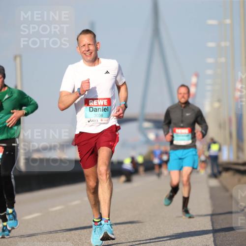 03.10.2025 - Köhlbrandbrückenlauf Jannik Wohlers http://msf.ph/oto/9073817 03.10.2025 09:39:56 Position 3 3086 meine-sportfotos.de