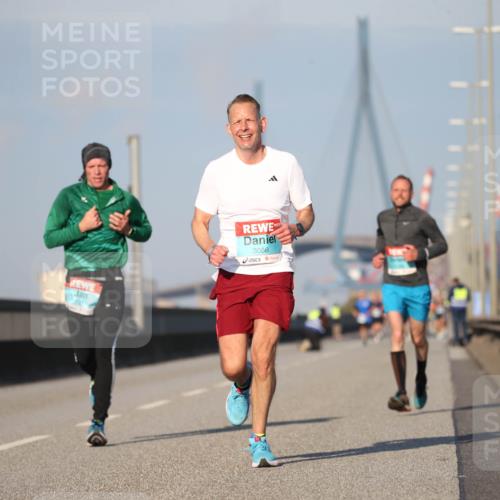03.10.2025 - Köhlbrandbrückenlauf Jannik Wohlers http://msf.ph/oto/9073825 03.10.2025 09:39:56 Position 3 3086 meine-sportfotos.de