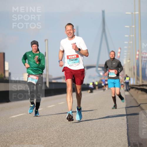 03.10.2025 - Köhlbrandbrückenlauf Jannik Wohlers http://msf.ph/oto/9073833 03.10.2025 09:39:56 Position 3 3086 meine-sportfotos.de