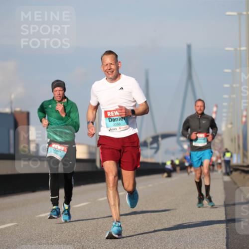 03.10.2025 - Köhlbrandbrückenlauf Jannik Wohlers http://msf.ph/oto/9073885 03.10.2025 09:39:57 Position 3 1187, 3086 meine-sportfotos.de