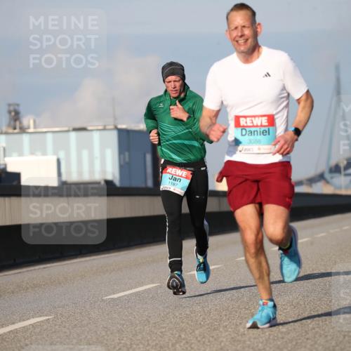 03.10.2025 - Köhlbrandbrückenlauf Jannik Wohlers http://msf.ph/oto/9073902 03.10.2025 09:39:58 Position 3 1187, 3086 meine-sportfotos.de