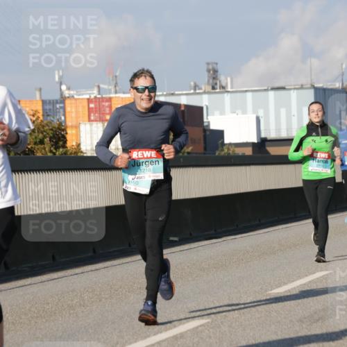 03.10.2025 - Köhlbrandbrückenlauf Jannik Wohlers http://msf.ph/oto/9073927 03.10.2025 09:50:48 Position 3 1944, 1218, 2714, 160 meine-sportfotos.de
