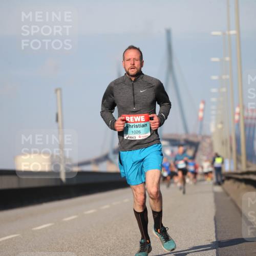 03.10.2025 - Köhlbrandbrückenlauf Jannik Wohlers http://msf.ph/oto/9073949 03.10.2025 09:40:00 Position 3 1026 meine-sportfotos.de