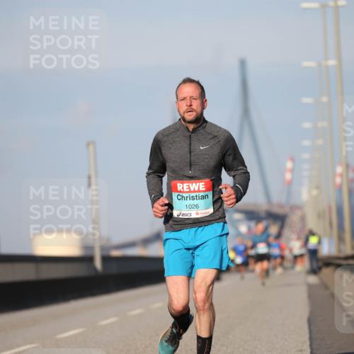 03.10.2025 - Köhlbrandbrückenlauf Jannik Wohlers http://msf.ph/oto/9073966 03.10.2025 09:40:00 Position 3 1026 meine-sportfotos.de