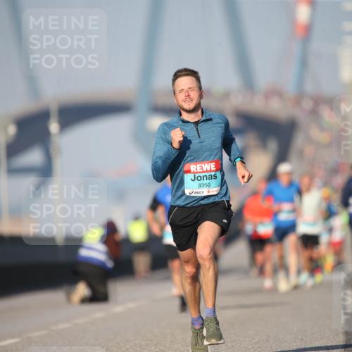 03.10.2025 - Köhlbrandbrückenlauf Jannik Wohlers http://msf.ph/oto/9073971 03.10.2025 09:40:06 Position 3 3350 meine-sportfotos.de
