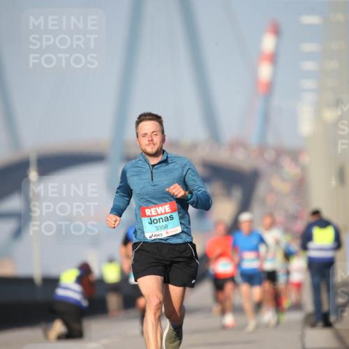 03.10.2025 - Köhlbrandbrückenlauf Jannik Wohlers http://msf.ph/oto/9074008 03.10.2025 09:40:06 Position 3 3350 meine-sportfotos.de