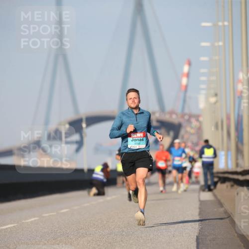 03.10.2025 - Köhlbrandbrückenlauf Jannik Wohlers http://msf.ph/oto/9074017 03.10.2025 09:40:08 Position 3 3350 meine-sportfotos.de
