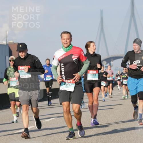 03.10.2025 - Köhlbrandbrückenlauf Jannik Wohlers http://msf.ph/oto/9074025 03.10.2025 09:50:52 Position 3 1415, 1346, 1403, 3053, 1152 meine-sportfotos.de