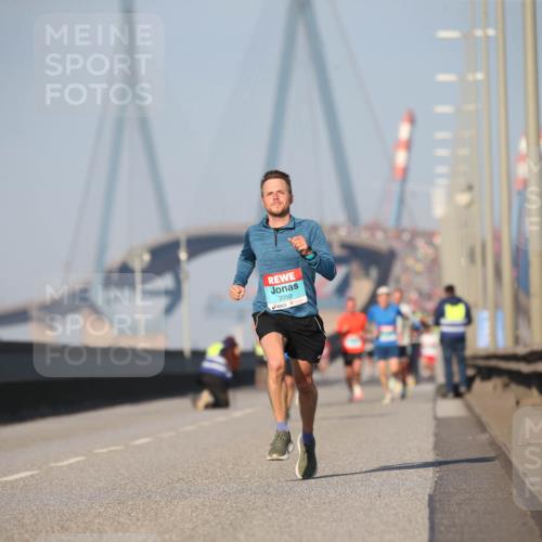 03.10.2025 - Köhlbrandbrückenlauf Jannik Wohlers http://msf.ph/oto/9074037 03.10.2025 09:40:08 Position 3 3350 meine-sportfotos.de